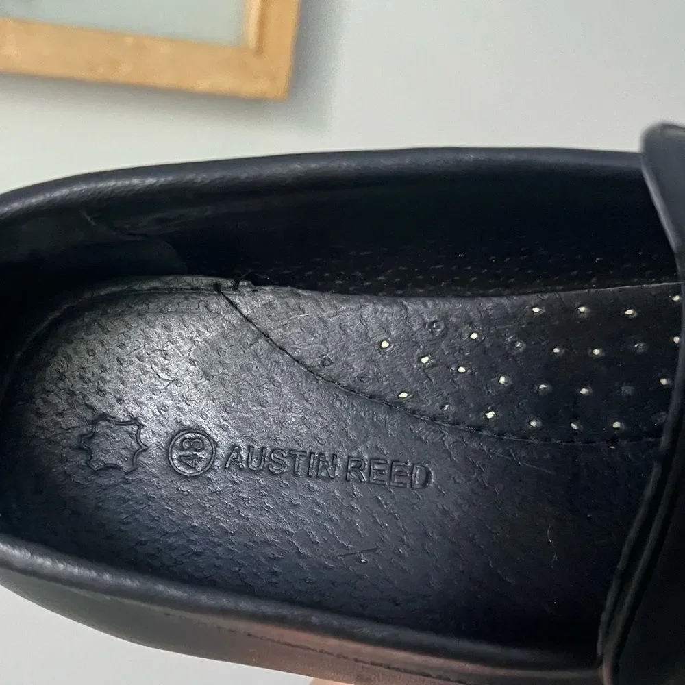 NWOT Austin Reed Men's 43 US 9.5/10 Black Leather Tasseled Penny Loafer